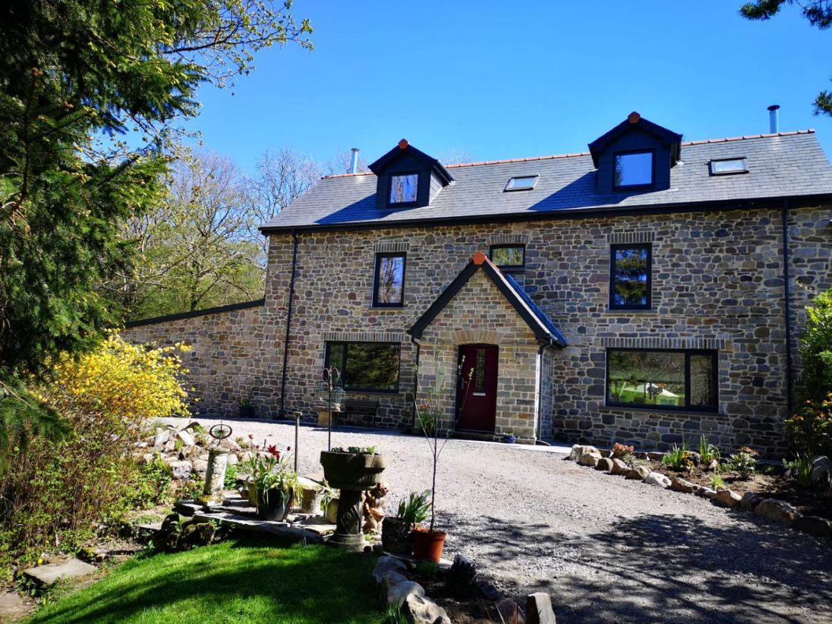 ホテル Little London Bed & Breakfast And Glamping Pod Abercraf エクステリア 写真