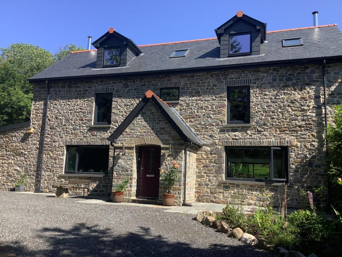 ホテル Little London Bed & Breakfast And Glamping Pod Abercraf エクステリア 写真