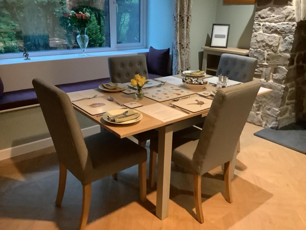 ホテル Little London Bed & Breakfast And Glamping Pod Abercraf エクステリア 写真