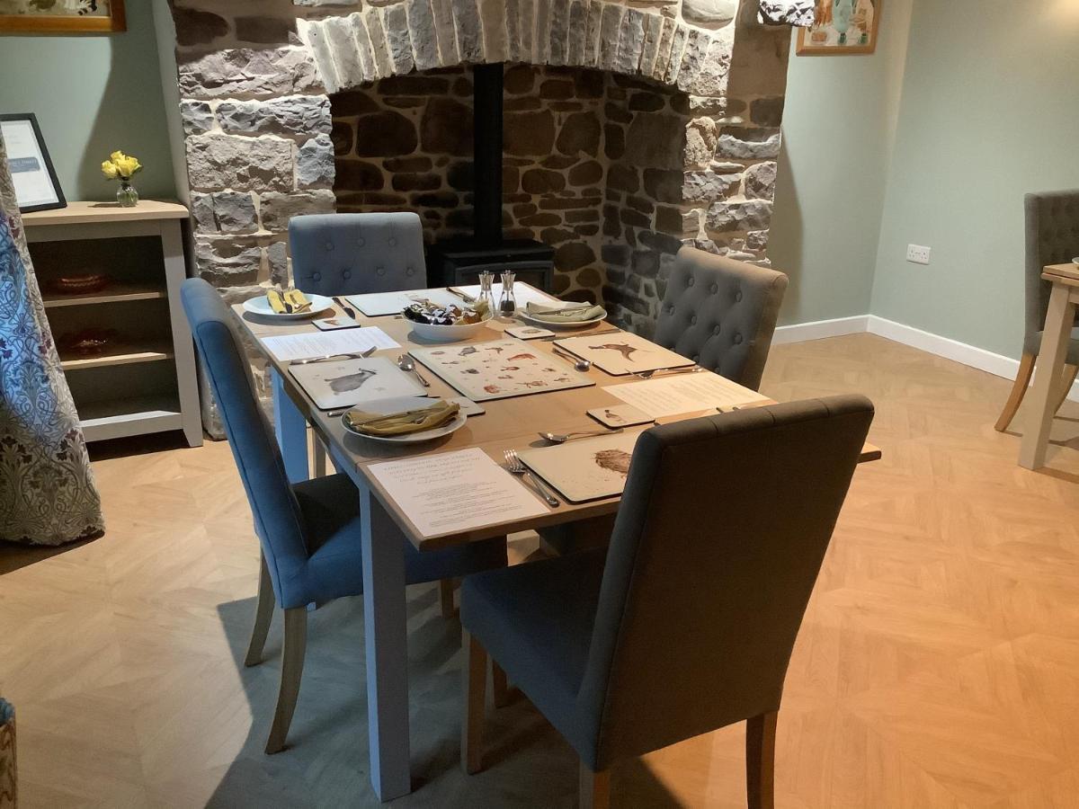 ホテル Little London Bed & Breakfast And Glamping Pod Abercraf エクステリア 写真