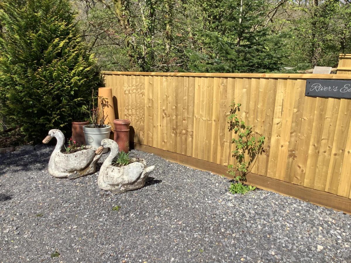 ホテル Little London Bed & Breakfast And Glamping Pod Abercraf エクステリア 写真