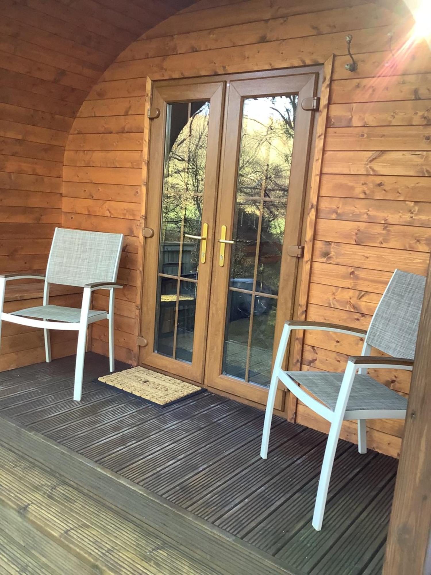 ホテル Little London Bed & Breakfast And Glamping Pod Abercraf エクステリア 写真