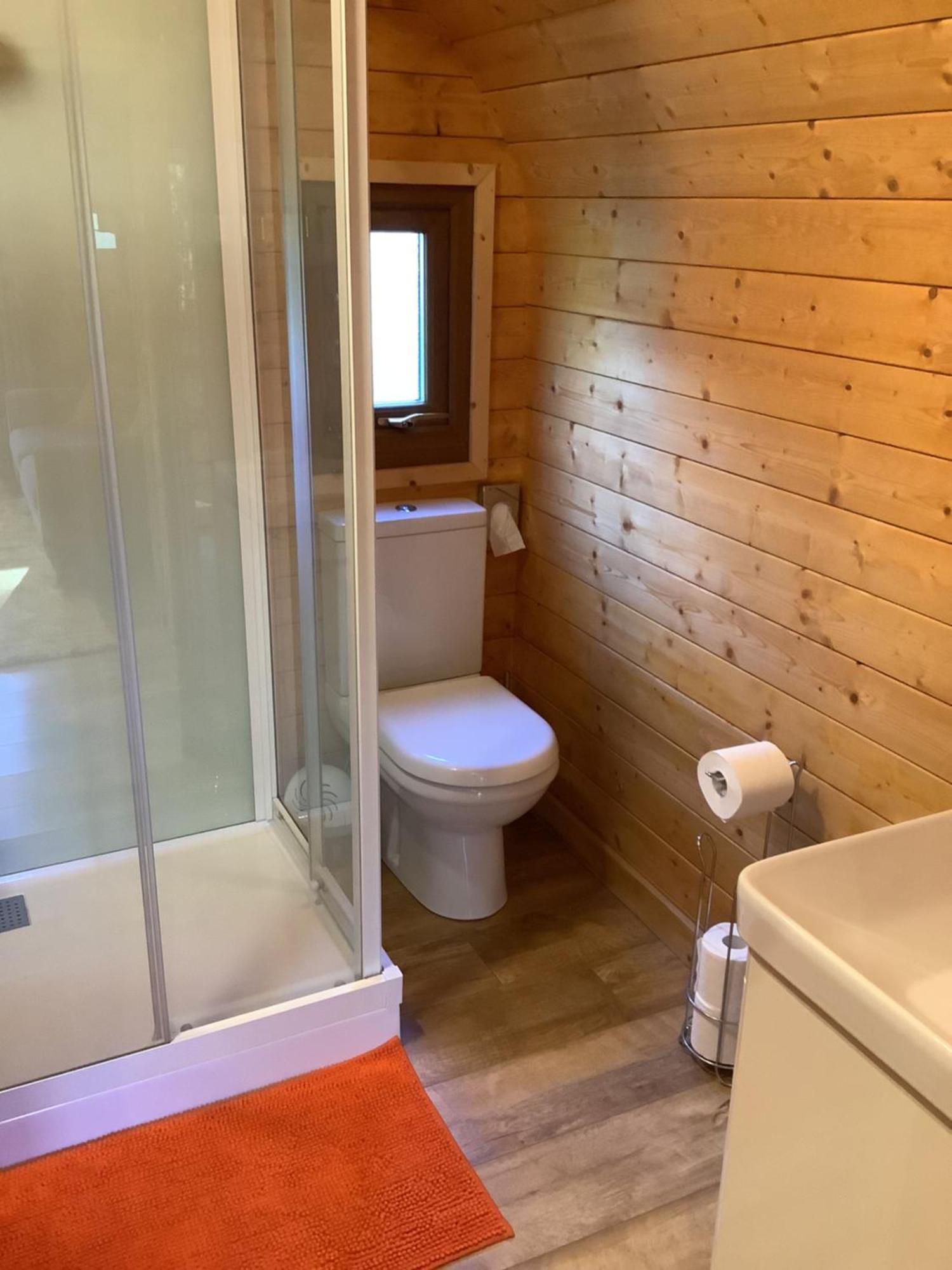 ホテル Little London Bed & Breakfast And Glamping Pod Abercraf エクステリア 写真