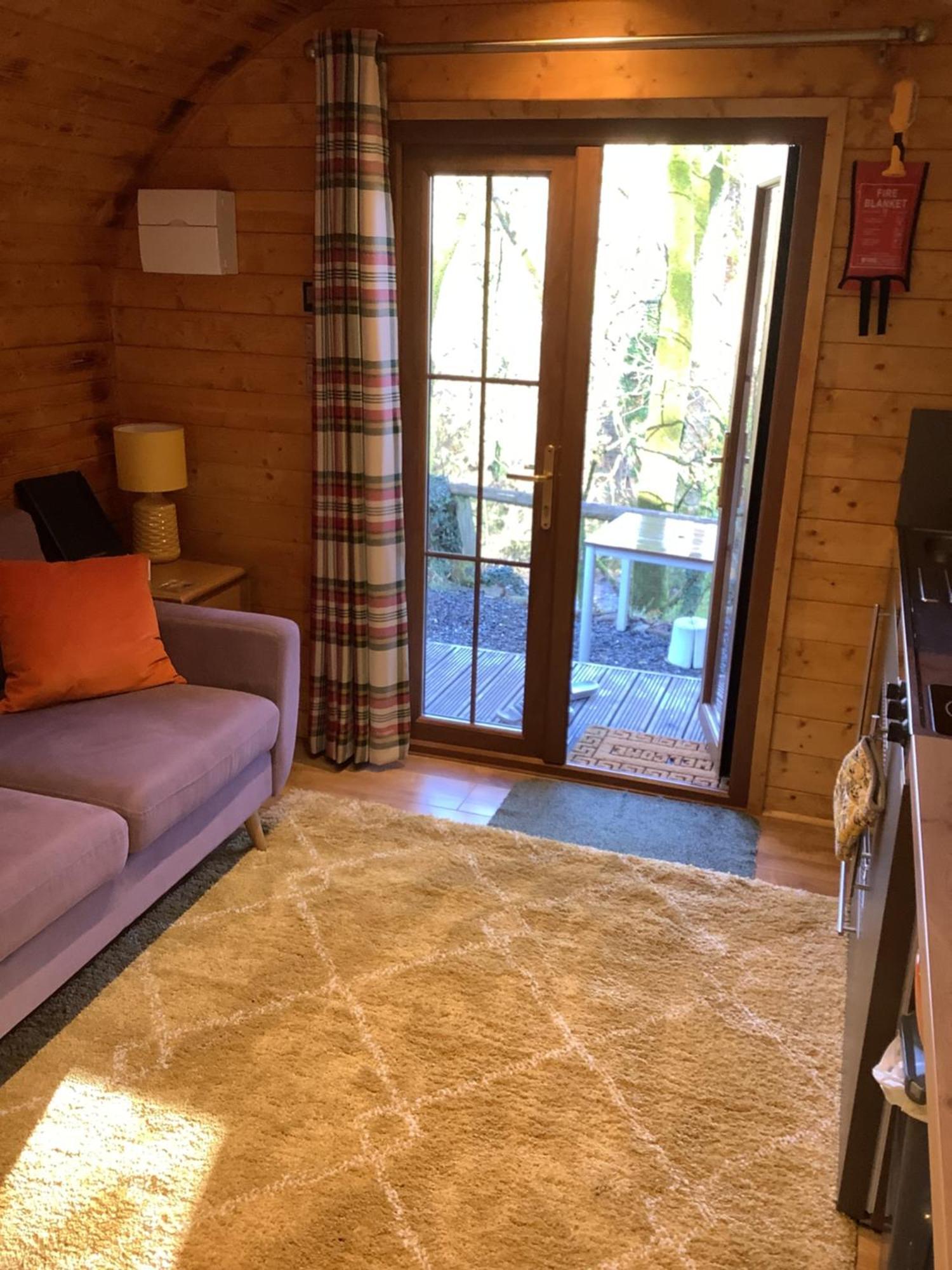 ホテル Little London Bed & Breakfast And Glamping Pod Abercraf エクステリア 写真