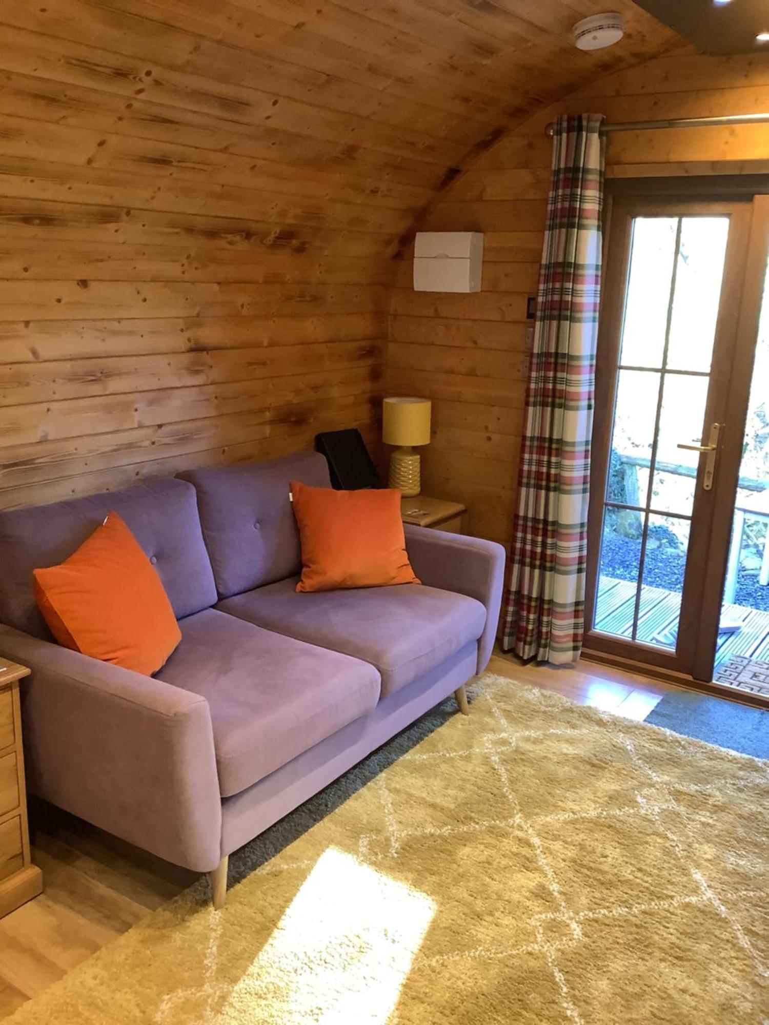 ホテル Little London Bed & Breakfast And Glamping Pod Abercraf エクステリア 写真